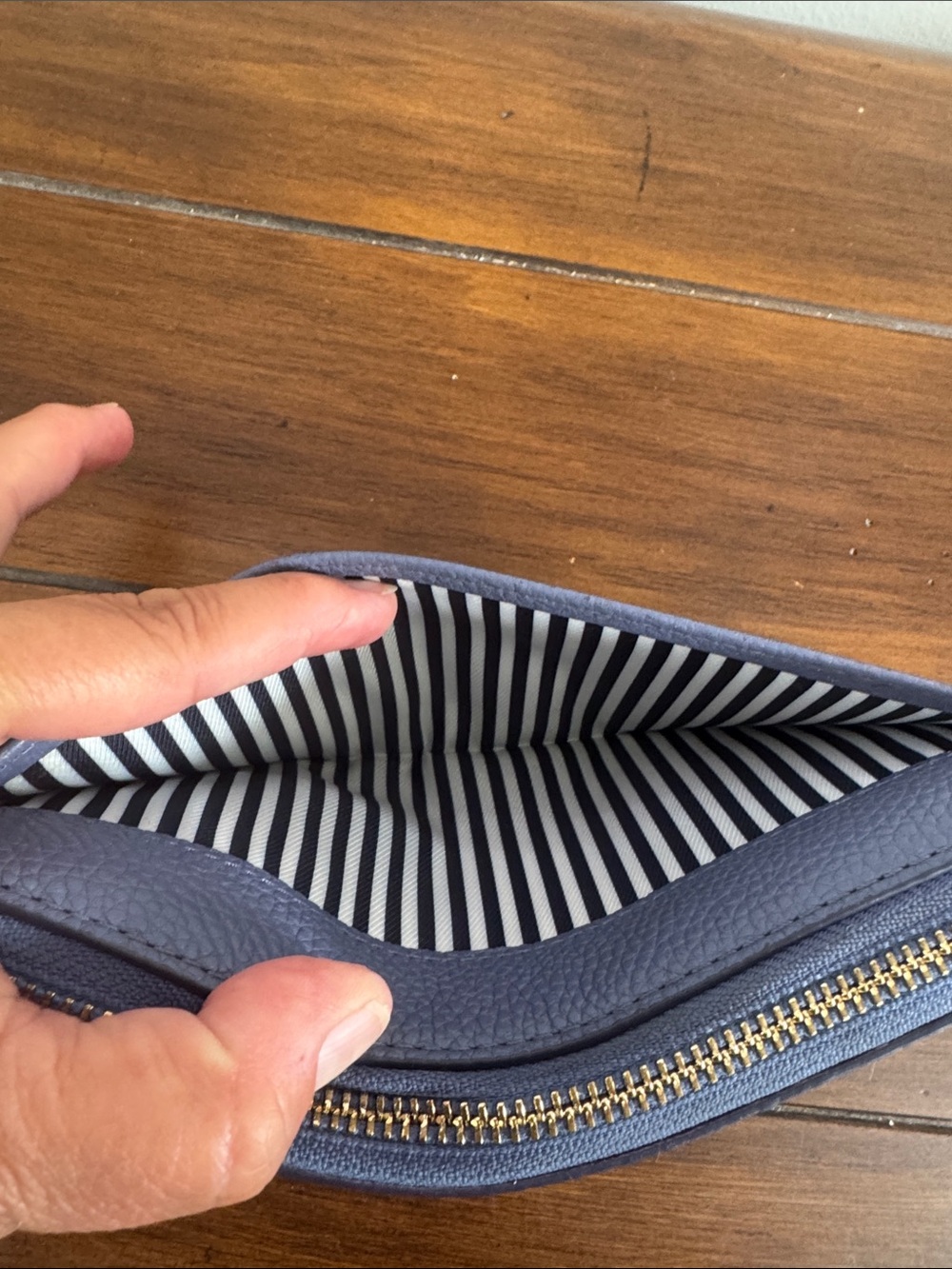 Kate Spade Vintage pebbled leather zip around wallet - Picture 3 of 8